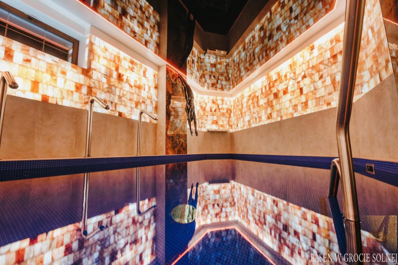Era Hotel